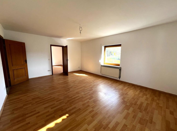 Immobilie in Weilburg - Modernisiertes Einfamilienhaus bis  Zweifamilienhaus  mit  großem Grundstück und Doppelgarage - Bild 8