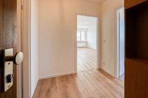 ERSTBEZUG NACH SANIERUNG - 2-Zi.-Wohnung mit Weitblick in Augsburg – Die vollständige Adresse der Immobilie erhältst du vom Anbieter., 86161 Wolfram-und Herrenbachviertel, Augsburg – Vorschaubild 5