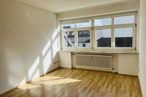 1-Zimmer Wohnung in Erlangen-Zentrum, verfügbar ab 15.10.2025 – Mittlere Schulstraße 7, 91054 Altstadt, Erlangen – Vorschaubild 1