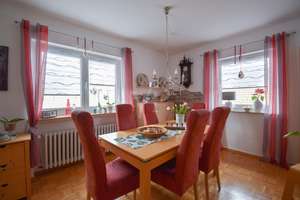 Solide Investition in gefragter Lage: Mehrfamilienhaus mit Garten in zentraler Lage von Volkach – Die vollständige Adresse der Immobilie erhältst du vom Anbieter., 97332 Volkach – Vorschaubild 10