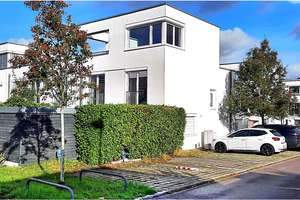 Modernes Reiheneckhaus mit schöner Terrasse, Garten & Garage - "Im Raiser" in Stuttgart-Zuffenhausen