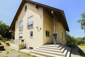 Familienidylle in ruhiger Lage – großzügiges Einfamilienhaus mit Gartenparadies in Gemmingen – Heilbronn (Kreis) – Vorschaubild 1