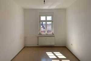 Große 3 Zimmer Wohnung mit geräumiger Küche in St. Johannis – Julienstr. 1, 90419 Nürnberg – Vorschaubild 1
