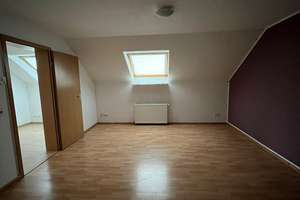 Mietreduzierung - bezugsfreie 3,5 Zimmer im Dachgeschoss – Friedrich-Ebert-Straße 162, 42117 Elberfeld West, Wuppertal – Vorschaubild 3