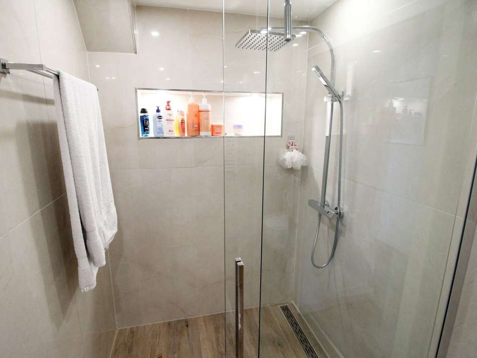Dusche EG