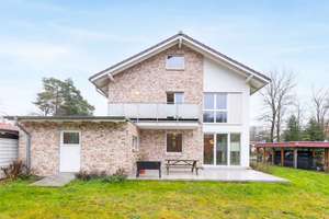 Modernes Zweifamilienhaus in Eggersdorf - Mit A-Energieeffizienz, Einbauküchen, Kaminen, Garage uvm. – Die vollständige Adresse der Immobilie erhältst du vom Anbieter., 15345 Petershagen/Eggersdorf – Vorschaubild 1