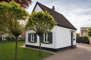 Wohnen mit Charakter: Einfamilienhaus in Hatten