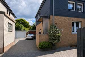 Gemütliches Reihenendhaus mit großem Garten, Terrasse, Garage und viel Nutzfläche