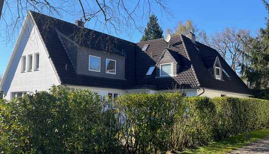 Bild von Zweifamilienhaus auf einem traumhaften Grundstück in sehr reizvoller Lage von Bremen - Oberneuland!