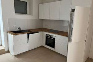 *** Komplett sanierte Wohnung im Westen mit herrlichem Blick vom Balkon und großer Einbauküche ***