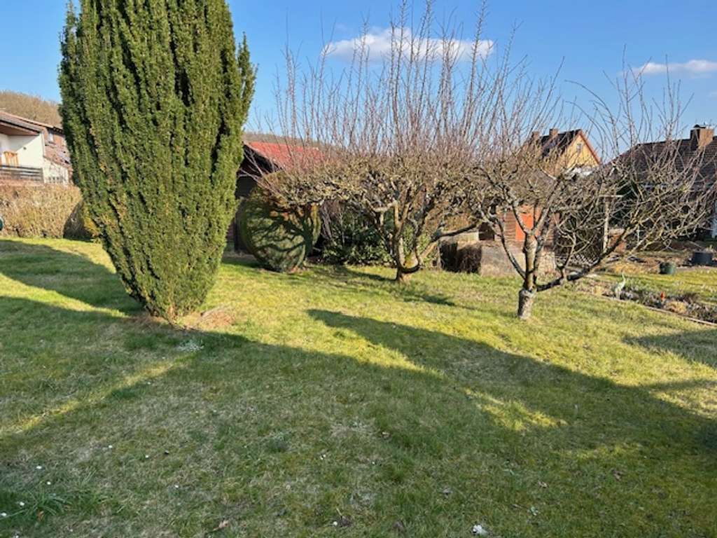 Immobilie in Meinhard - Einfamilienhaus in Grebendorf mit ausgebauten Dachgeschoss, Vollkeller, Garage, Garten ....... - Bild 2