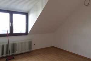 Helle, gepflegte 2 Zimmerwohnung im Dachgeschoss – Kölner Straße 145, 51149 Köln – Vorschaubild 3