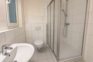 Flingern! Ruhige und helle 2 Zimmer Dachgeschosswohnung mit grosser Wohnküche – Cranachstrasse XX, 40235 Flingern Nord, Düsseldorf – Vorschaubild 5