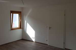 Attraktives 10-Zimmer-Mehrfamilienhaus in Holzgerlingen – Die vollständige Adresse der Immobilie erhältst du vom Anbieter., 71088 Holzgerlingen – Vorschaubild 8