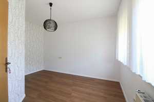 Sonnenverwöhntes Mehrgenerationenhaus mit Südwest-Terrasse und herrlichem Naturpanorama – Heilbronn (Kreis) – Vorschaubild 13