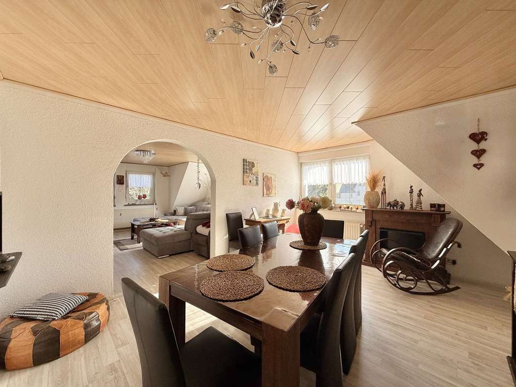 Immobilie in Halsbrücke - Platz für Ihre Wohnideen – Großzügiges Haus mit Wohlfühlcharakter - Bild 2