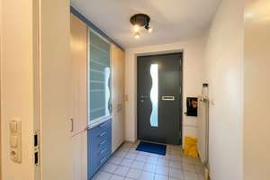 Split-Level-Reihenhaus mit Platz für die ganze Familie – Die vollständige Adresse der Immobilie erhältst du vom Anbieter., 93055 Burgweinting-Harting, Regensburg – Vorschaubild 2