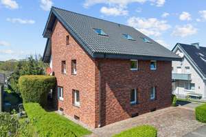 Großzügiges  Zweifamilienhaus mit einzigartiger Fensterfront auf Erbpachtgrundstück! – Die vollständige Adresse der Immobilie erhältst du vom Anbieter., 32689 Kalletal – Vorschaubild 14