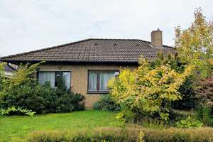 Ihr neues Projekt: Bungalow mit großem Entwicklungspotenzial - schaffen Sie Ihr Traumhaus – Die vollständige Adresse der Immobilie erhältst du vom Anbieter., 26127 Dietrichsfeld, Oldenburg (Oldenburg) – Vorschaubild 1