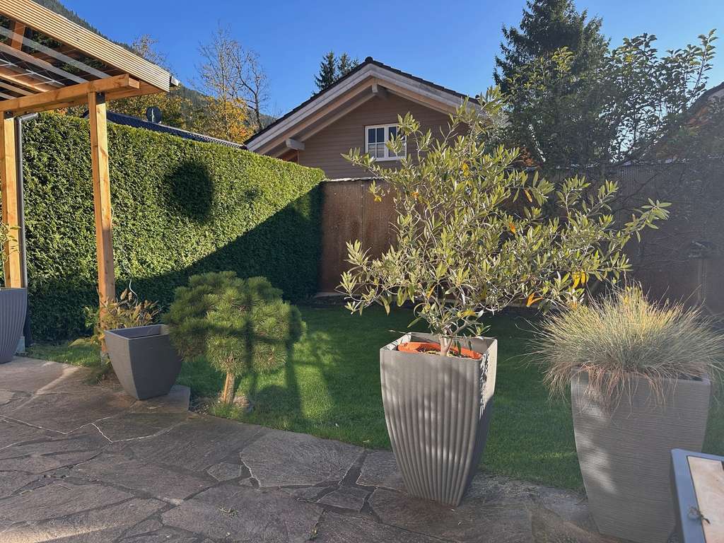 Elegante 3-Zimmer Wohnung mit eingenem Garten