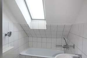 --preiswert-frisch gestrichen+ sauber--hell--Bad mit Fenster-- – Schmalhorststr. 24, 45899 Horst, Gelsenkirchen – Vorschaubild 5