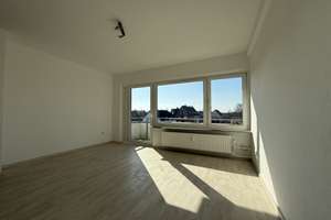 Wohnen mit Fernblick: Ruhige 2-Zimmer-Wohnung mit Balkon am Feldrand