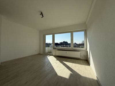 Wohnen mit Fernblick: Ruhige 2-Zimmer-Wohnung mit Balkon am Feldrand
