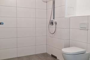 Exklusive 2-Zimmer-Wohnung mit Wasserblick, Balkon und Tiefgaragenstellplatz in Premiumlage am Mainz – Am Zollhafen 13, 55118 Neustadt, Mainz – Vorschaubild 5