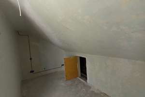 Frisch renovierte 3-Zimmer-Wohnung im Dachgeschoss in ruhiger Lage – 81825 Waldtrudering, München – Vorschaubild 7