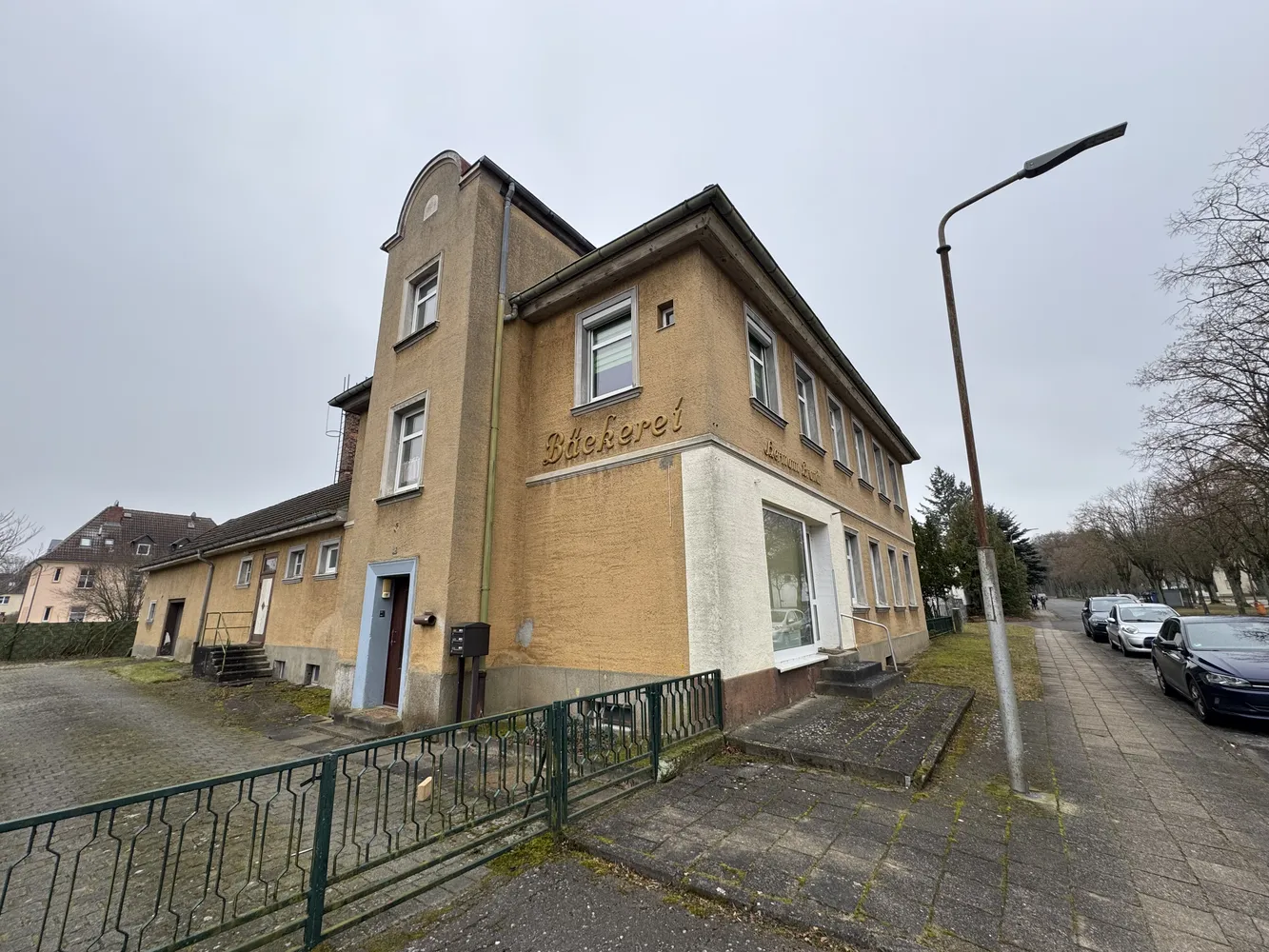 Vertragsfreies Wohn- und Geschäftshaus mit Charme und Ausbaureserven in zentraler Lage, Mecklenburgische Seenplatte Kreis – Bild 1