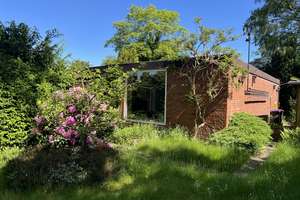 Endreihenbungalow mit tollem, sonnigen Grundstück in grüner Lage von Niendorf