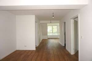 Moderner Dachgeschossausbau!
2-Zi-Wohnung mit Einbauküche in Bramfeld!