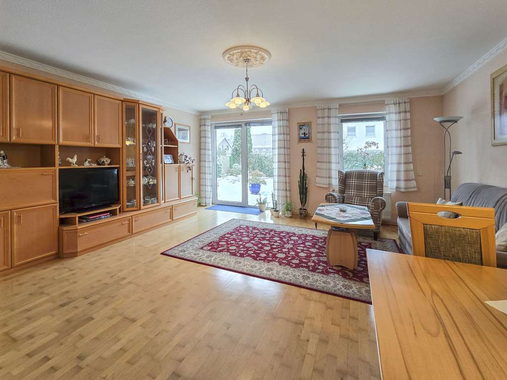 Immobilie in Hohenlockstedt - Ihr neues Familienglück in Hohenlockstedt
- Endreihenhaus mit Garten, Carport und Ausbaureserve - Bild 1