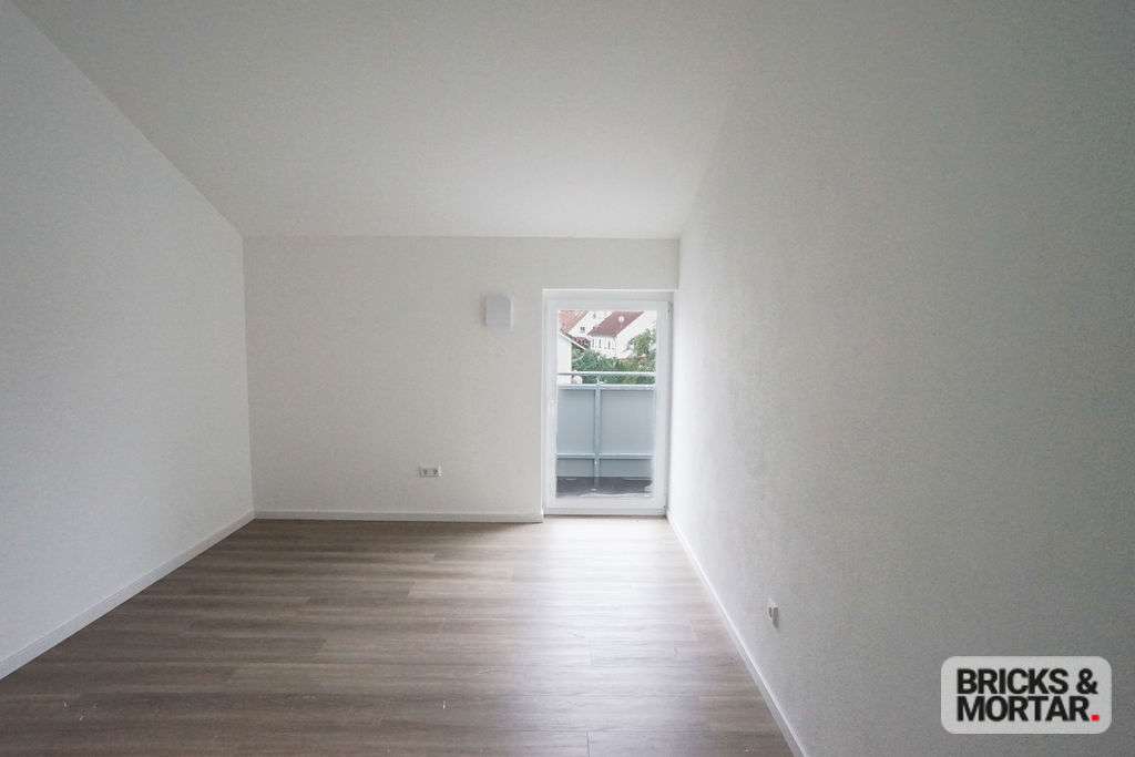 Immobilie in Deiningen - Erstbezug der sonnendurchfluteten 4,5 Zimmerwohnung im Dachgeschoss - Bild 4