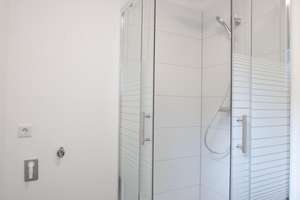240 qm Garten, EBK, 3 Zimmer mit großem Sonnenscheinbalkon – 40593 Urdenbach, Düsseldorf – Vorschaubild 16