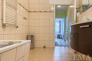 Property thumbnail 23