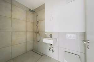 Bezugsfertig ! |4 Zimmer Wohnung mit Garten – Die vollständige Adresse der Immobilie erhältst du vom Anbieter., 60437 Nieder-Eschbach, Frankfurt am Main – Vorschaubild 15