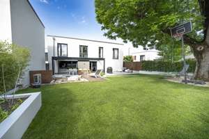 Wahre Rarität in Stuttgart - wunderschönes Einfamilienhaus mit viel Platz und parkähnlichem Garten – Die vollständige Adresse der Immobilie erhältst du vom Anbieter., 70437 Zuffenhausen-Im Raiser, Stuttgart – Vorschaubild 5