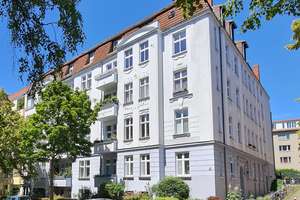 BEZUGSFREI - CHARMANTER 2 - ZIMMER - ALTBAUKLASSIKER + SÜD-BALKON + 2.OG + RUHIGLAGE – Die vollständige Adresse der Immobilie erhältst du vom Anbieter., 12167 Steglitz, Berlin – Vorschaubild 1