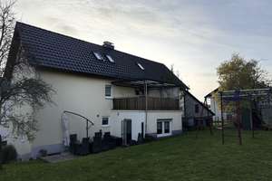 Modernisiertes EFH mit Einliegerwohnung & PV | frei 225 m2 – Zur Hoor 7, 35075 Gladenbach – Vorschaubild 2