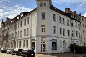 Große 2 Zimmer-Wohnung mit Balkon in zentraler Lage in MD-Stadtfeld