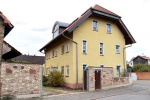 Charmantes Zuhause mit viel Platz – Falltorstraße 4, 64584 Groß-Gerau (Kreis) – Vorschaubild 2