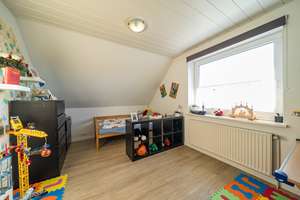 Hochwertiges Zweifamilienhaus mit großem Grundstück in Hatten – Die vollständige Adresse der Immobilie erhältst du vom Anbieter., 26209 Hatten – Vorschaubild 29