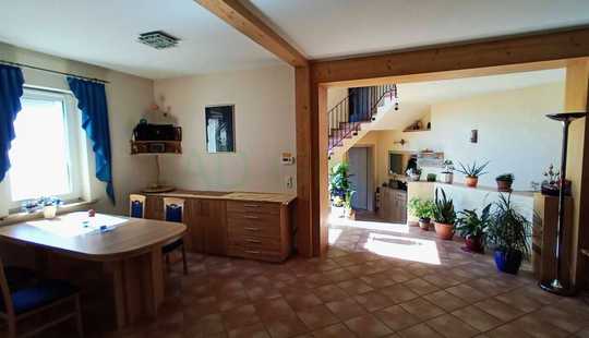 Bild von Hofreite mit modernisiertem Wohnhaus, Scheune, Nebengebäude