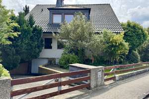Top-Lage nahe dem Mittellandkanal, eingewachsener Garten, Garage und modernisiertes Dach