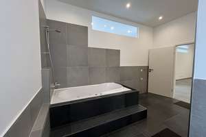 ERSTBEZUG NACH UMBAU UND SANIERUNG! EXKLUSIVE, GROSSZÜGIGE 4-ZIMMER-EG-WOHNUNG MIT GÄSTE-WC – 67069 Edigheim, Ludwigshafen am Rhein – Vorschaubild 12