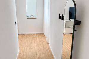 Urban Living Stuttgart-Mitte – möblierte 2,5-Zimmer-Altbauwohnung mit Balkon & Designausstattung – Paulinenstraße 14-16, 70178 Karlshöhe, Stuttgart – Vorschaubild 9
