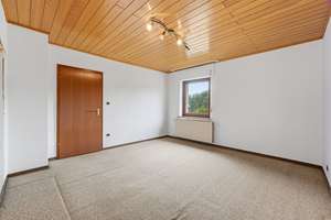 Charmantes Einfamilienhaus auf 931m² Grund mit viel Potenzial, Garage und Garten in Antweiler – Die vollständige Adresse der Immobilie erhältst du vom Anbieter., 53533 Antweiler – Vorschaubild 24