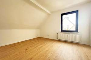 Schlüsselfertig modernisiert -
4,5-Zimmer mit Garage in Wattenscheid – Die vollständige Adresse der Immobilie erhältst du vom Anbieter., 44866 Wattenscheid-Mitte, Bochum – Vorschaubild 8