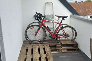 Wunderschöne, Lichtdurchflutete 2 Zimmer Dachgeschosswohnung mit EBK, 2 Balkonen und Waschmaschine – Annaberger Straße 2A, 4159 Möckern, Leipzig – Vorschaubild 4